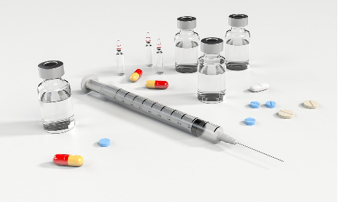 injekce a léky, zdroj: www.pixabay.com, CC0 Creative Commons